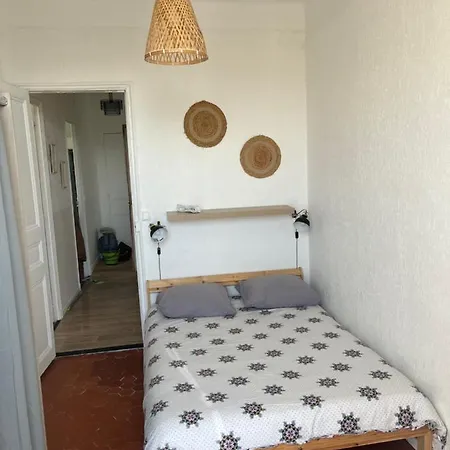 - Centre 3 Chambres 6 Personnes 4eme Etage Escalier - Sebastien Claire *