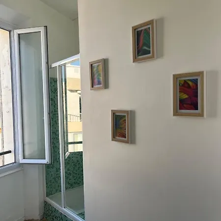 - Centre 3 Chambres 6 Personnes 4eme Etage Escalier - Sebastien Claire * Hyeres