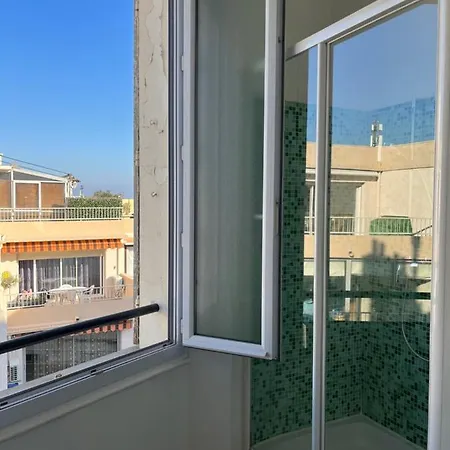 Apartment - Centre 3 Chambres 6 Personnes 4eme Etage Escalier - Sebastien Claire *