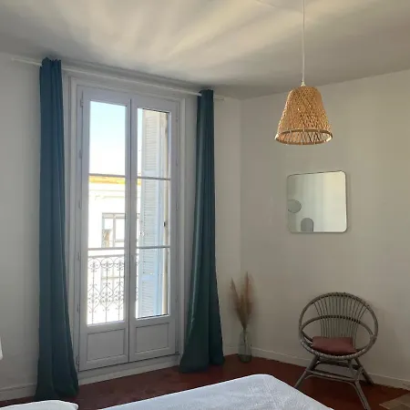 - Centre 3 Chambres 6 Personnes 4eme Etage Escalier - Sebastien Claire Hyeres