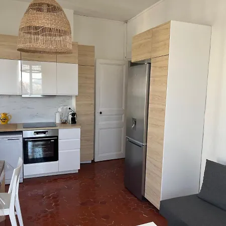Apartment - Centre 3 Chambres 6 Personnes 4eme Etage Escalier - Sebastien Claire *