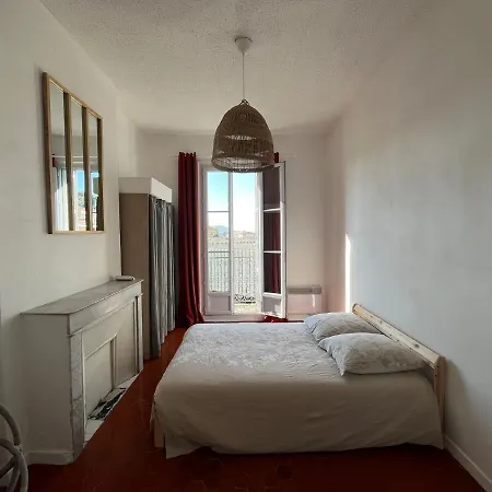 - Centre 3 Chambres 6 Personnes 4eme Etage Escalier - Sebastien Claire Hyeres